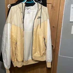Egg shell nike windbreaker worn once.